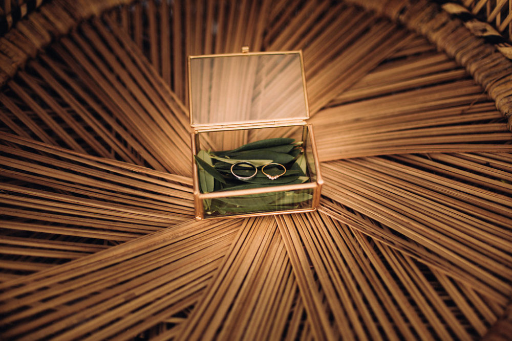 Mariage tropicool sur une péniche parisienne - Jade + Olivier - Blog Mariage Madame C