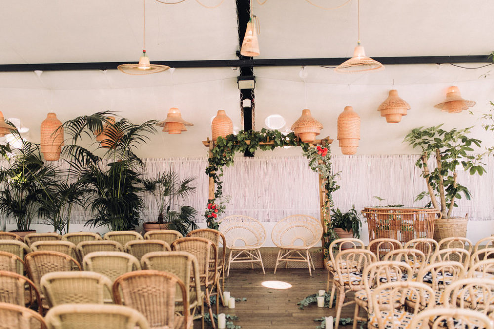 Mariage tropicool sur une péniche parisienne - Jade + Olivier - Blog Mariage Madame C