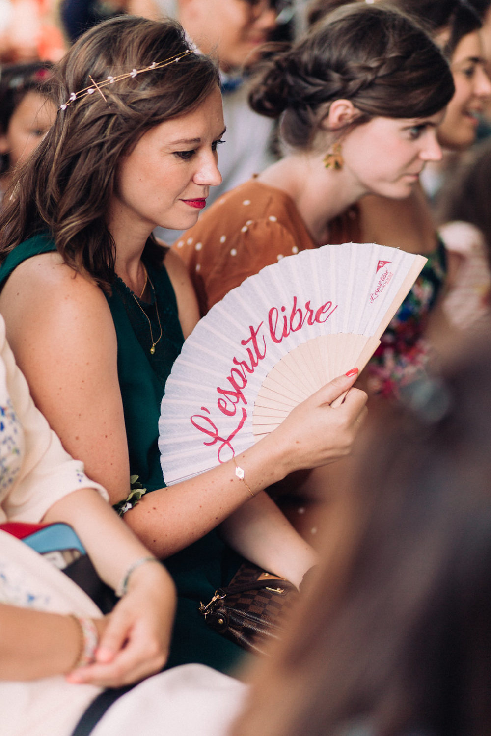 Mariage tropicool sur une péniche parisienne - Jade + Olivier - Blog Mariage Madame C