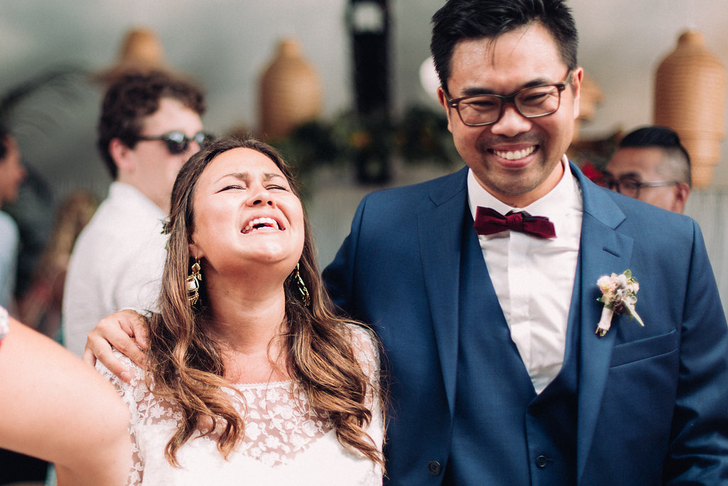 Mariage tropicool sur une péniche parisienne - Jade + Olivier - Blog Mariage Madame C