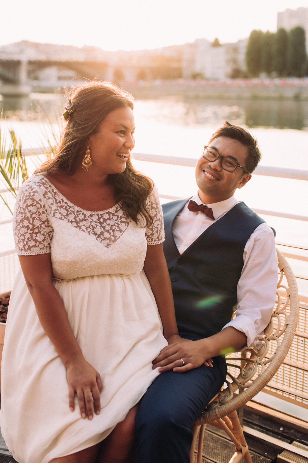 Mariage tropicool sur une péniche parisienne - Jade + Olivier - Blog Mariage Madame C