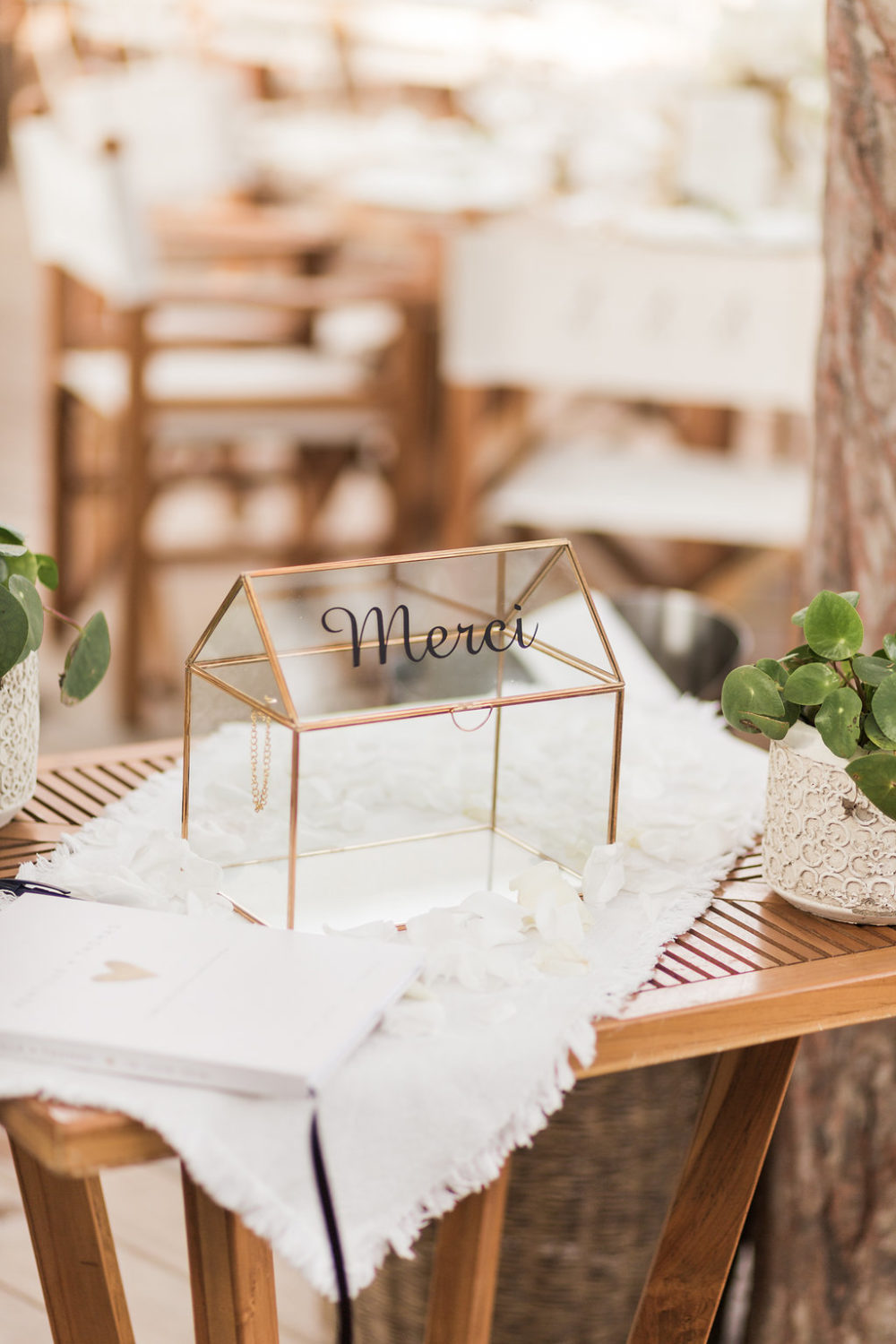 Un mariage glamour à Saint Tropez - Bertille + Thomas - Blog Mariage Madame C Un mariage glamour à Saint Tropez - Bertille + Thomas - Blog Mariage Madame C