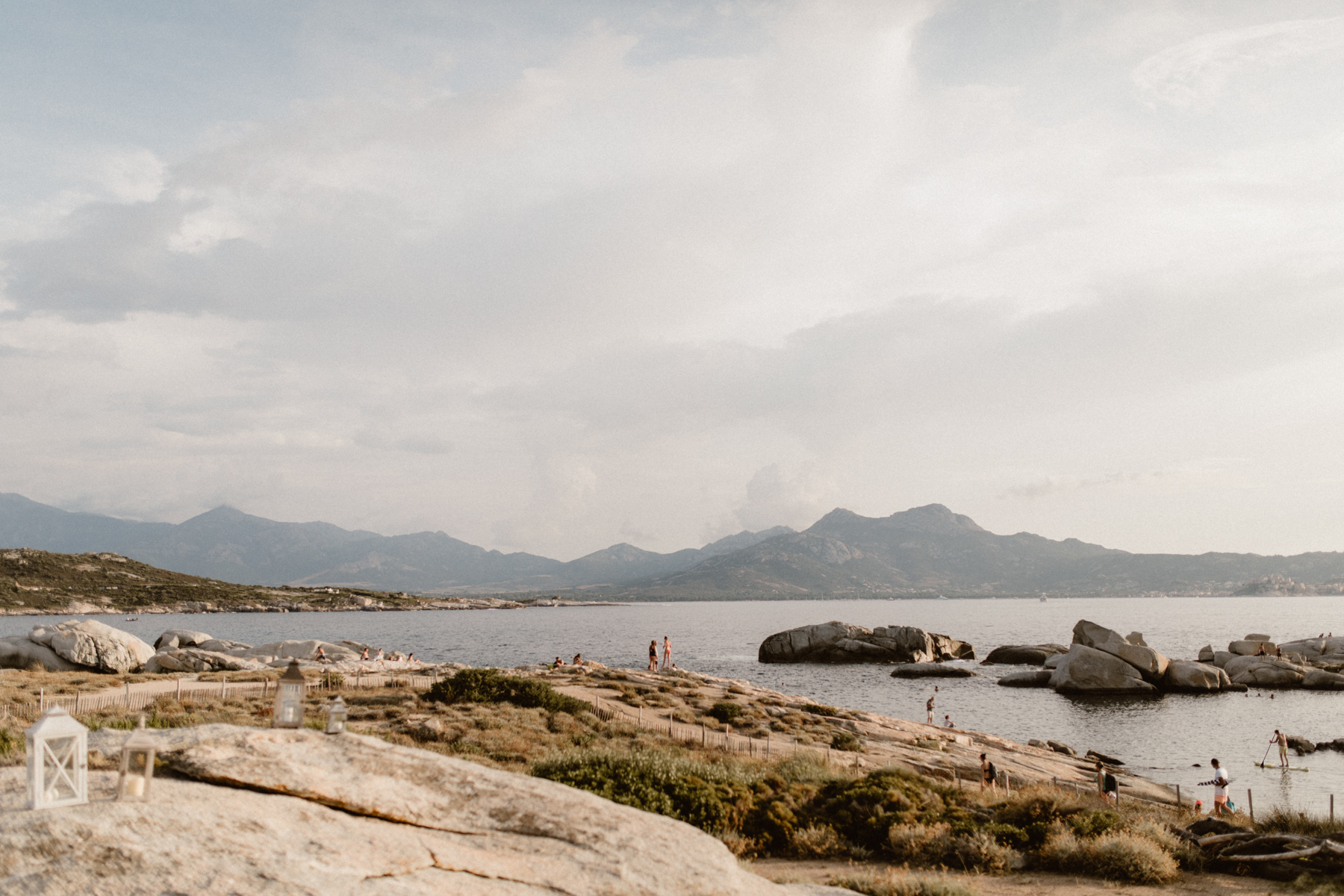 Un mariage en Corse au Rocher - Audrey + Benjamin - Blog Mariage Madame C
