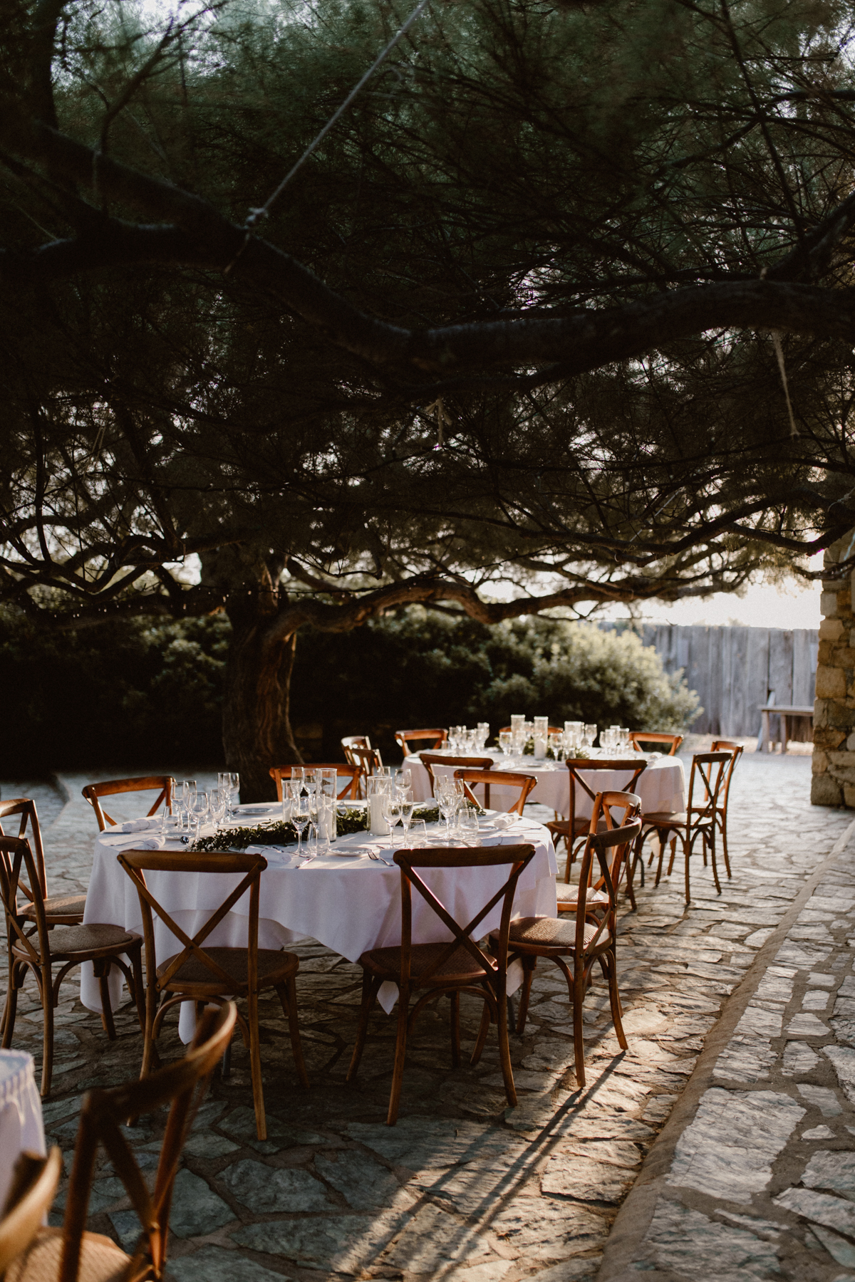 Un mariage en Corse au Rocher - Audrey + Benjamin - Blog Mariage Madame C