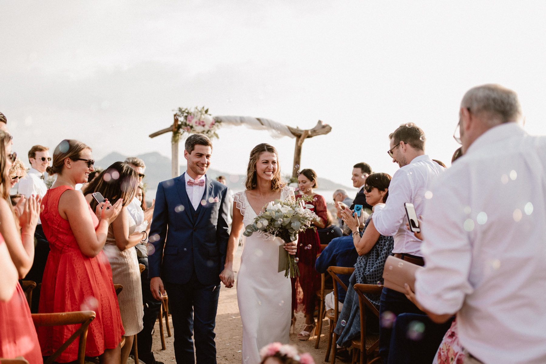 Un mariage en Corse au Rocher - Audrey + Benjamin - Blog Mariage Madame C