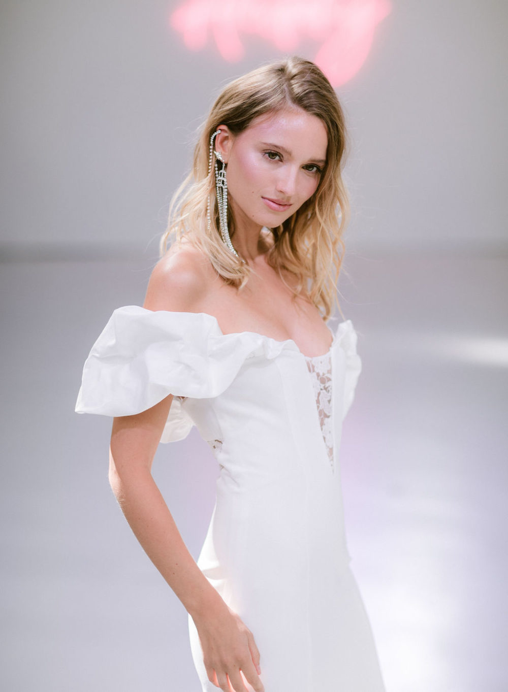 Rime Arodaky Défilé 2020 - Stardust - Blog Mariage Madame C Rime Arodaky Défilé 2020 - Stardust - Blog Mariage Madame C