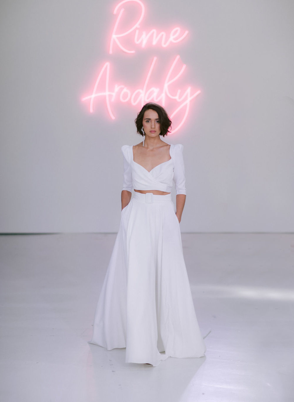 Rime Arodaky Défilé 2020 - Stardust - Blog Mariage Madame C Rime Arodaky Défilé 2020 - Stardust - Blog Mariage Madame C