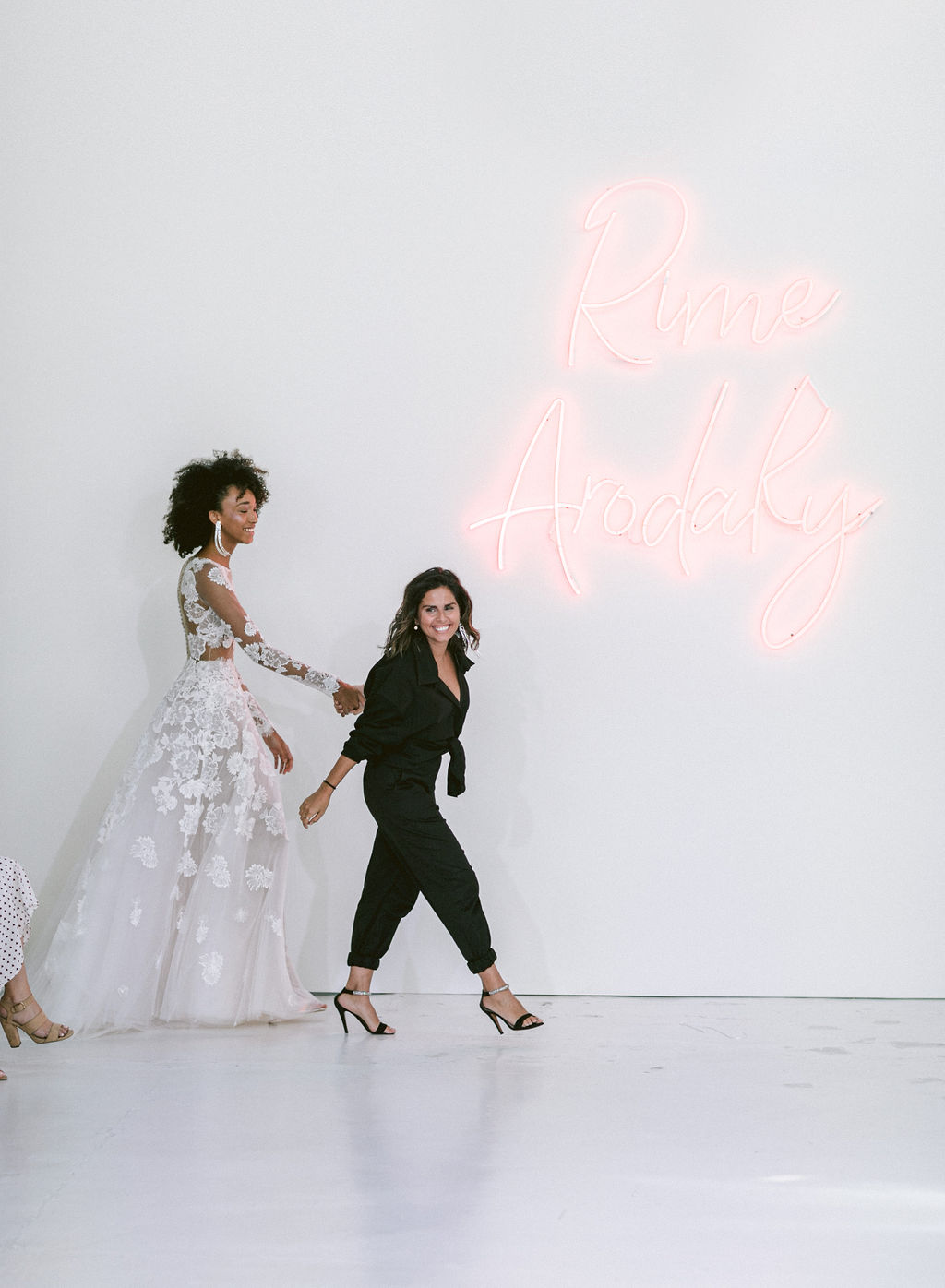 Rime Arodaky Défilé 2020 - Stardust - Blog Mariage Madame C Rime Arodaky Défilé 2020 - Stardust - Blog Mariage Madame C