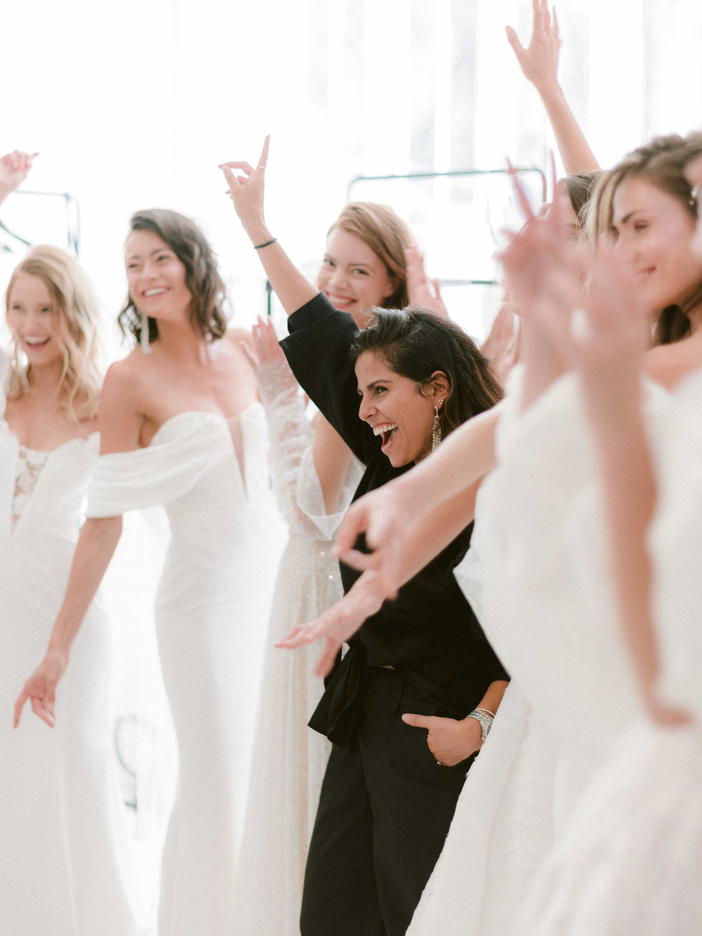 Rime Arodaky Défilé 2020 - Stardust - Blog Mariage Madame C Rime Arodaky Défilé 2020 - Stardust - Blog Mariage Madame C