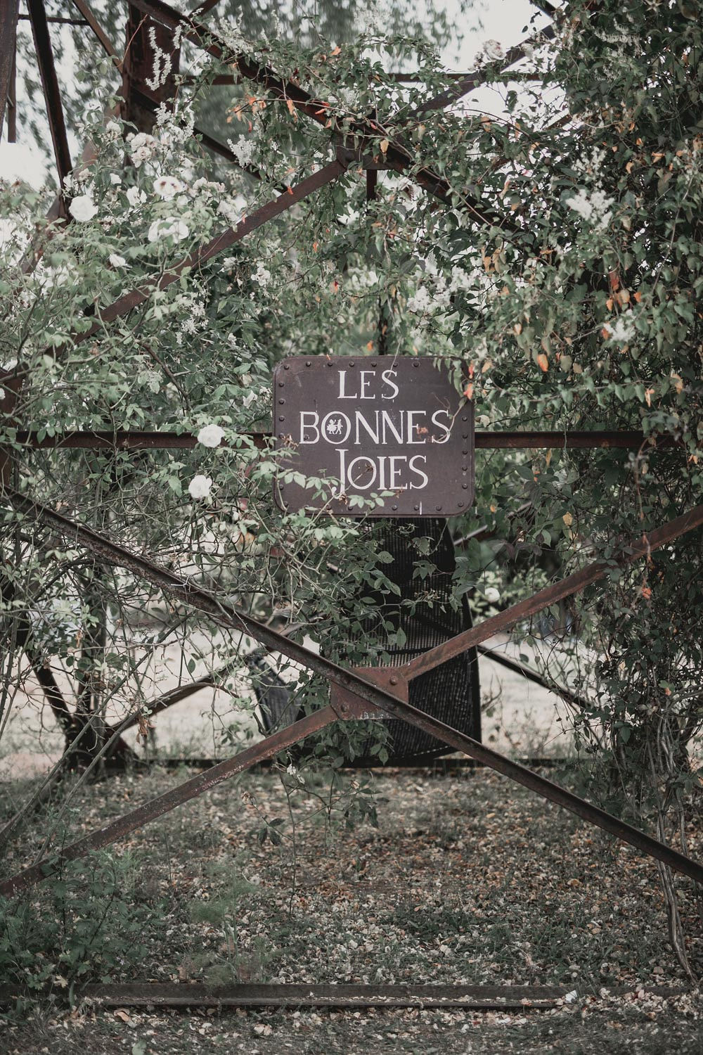 Mariage industriel aux Bonnes Joies - Lisa + Guillaume - Blog Mariage Madame C