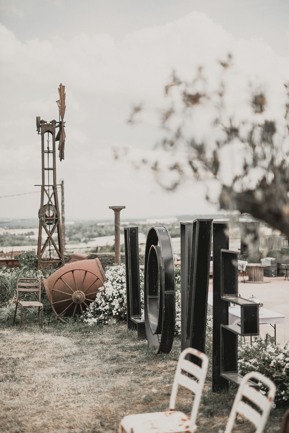 Mariage industriel aux Bonnes Joies - Lisa + Guillaume - Blog Mariage Madame C