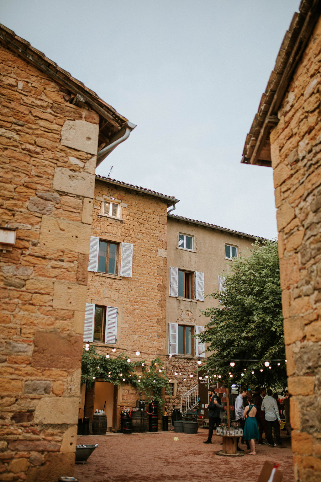 Mariage dans le beaujolais - Bérénice + Antoine - Blog Mariage Madame C Mariage dans le beaujolais - Bérénice + Antoine - Blog Mariage Madame C