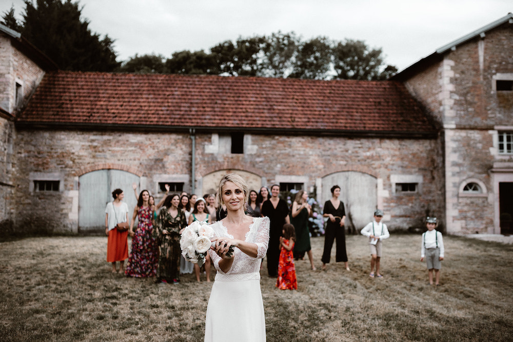 Mariage champêtre en Bourgogne dans une maison de famille © Madeleine Photographe