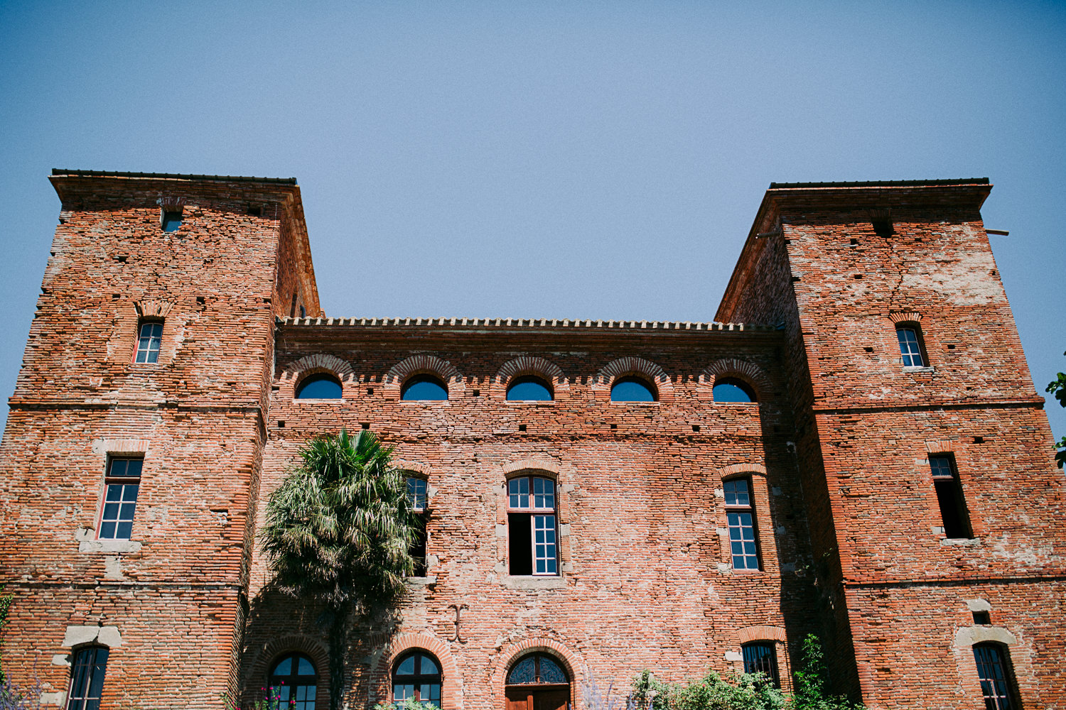 Mariage terracotta au Château de Fajac - Charlotte + David - Blog Mariage Madame C