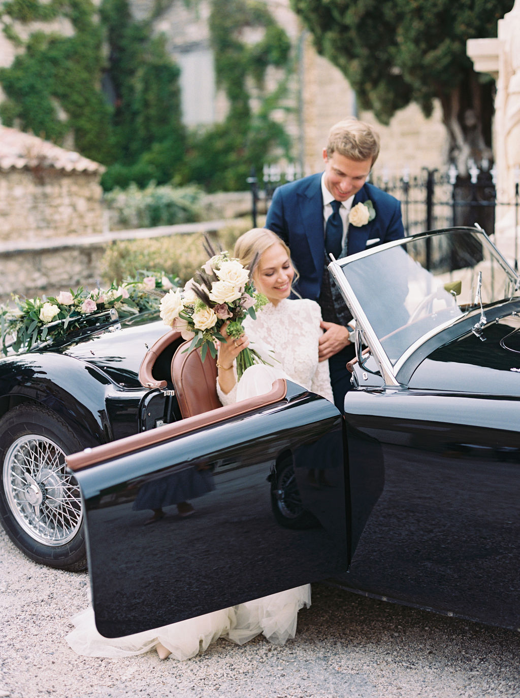 Mariage dans le Luberon à la Bastide de Gordes - Kristina + Patrick - Blog Mariage Madame C Mariage dans le Luberon à la Bastide de Gordes © Katie Grant