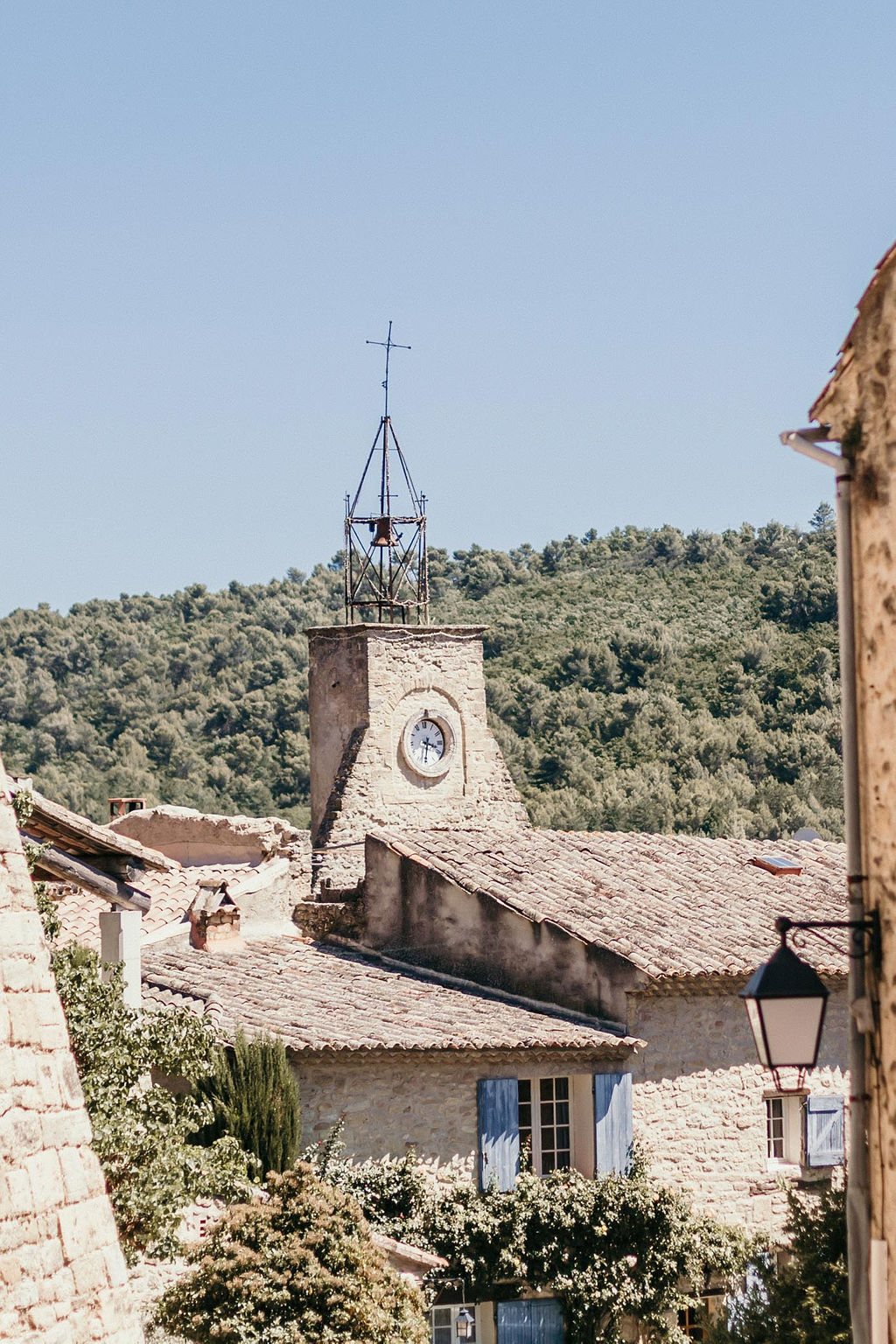 Mariage en Provence dans une maison de famille - Marion + Quentin - Blog Mariage Madame C Mariage en Provence dans une maison de famille - Marion + Quentin - Blog Mariage Madame C