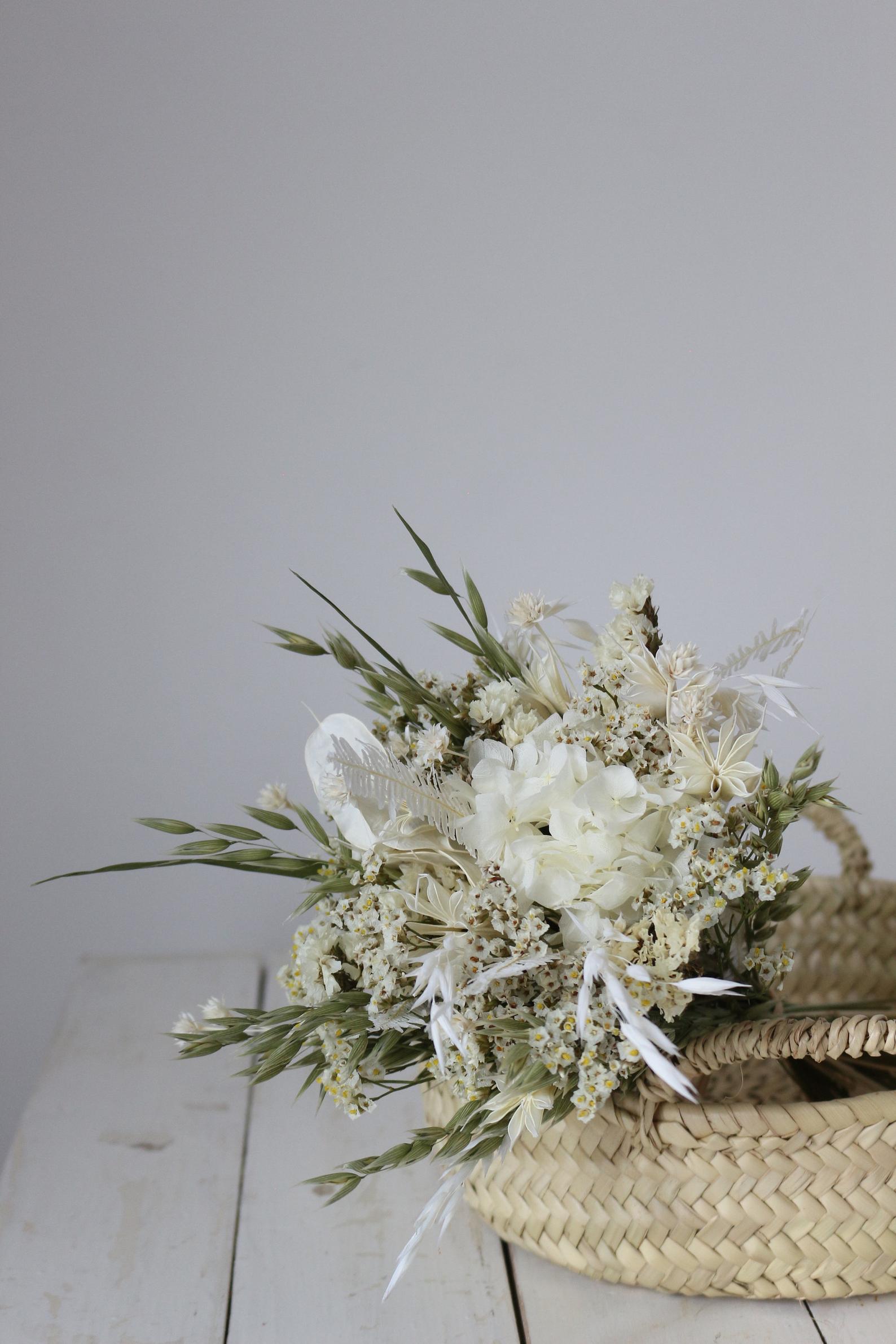 https://www.leblogdemadamec.fr/wp-content/uploads/2020/06/boutique-mariage-lbmc-bouquet-fleurs-sechees-folidedouceflower-1.jpeg
