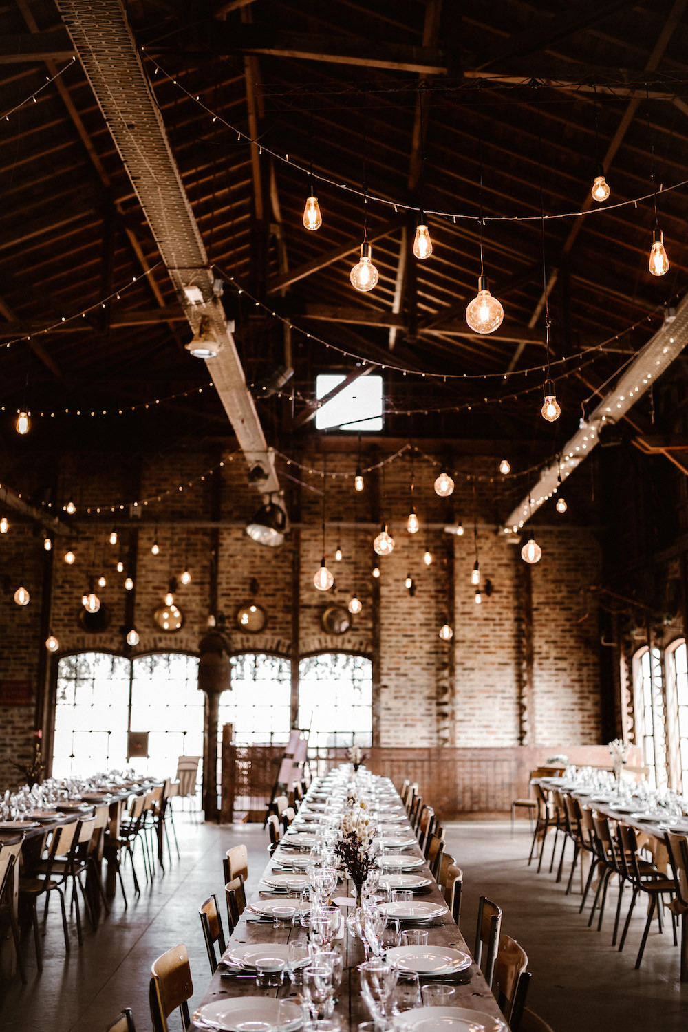 Mariage industriel aux Bonnes Joies - Charlotte + Dean - Blog Mariage Madame C