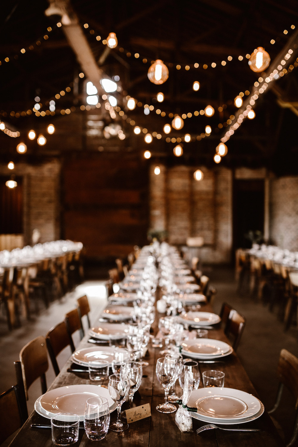 Mariage industriel aux Bonnes Joies - Charlotte + Dean - Blog Mariage Madame C