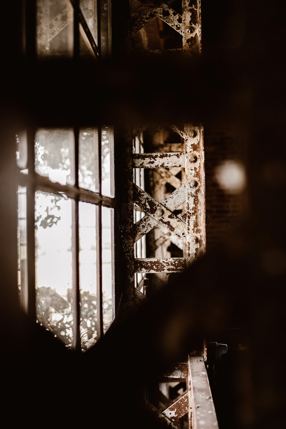 Mariage industriel aux Bonnes Joies - Charlotte + Dean - Blog Mariage Madame C