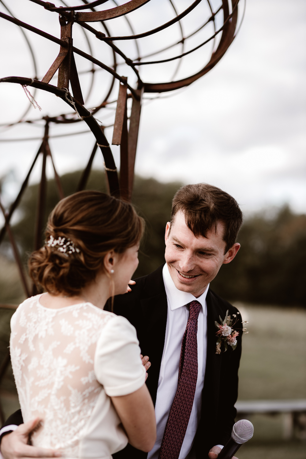 Mariage industriel aux Bonnes Joies - Charlotte + Dean - Blog Mariage Madame C