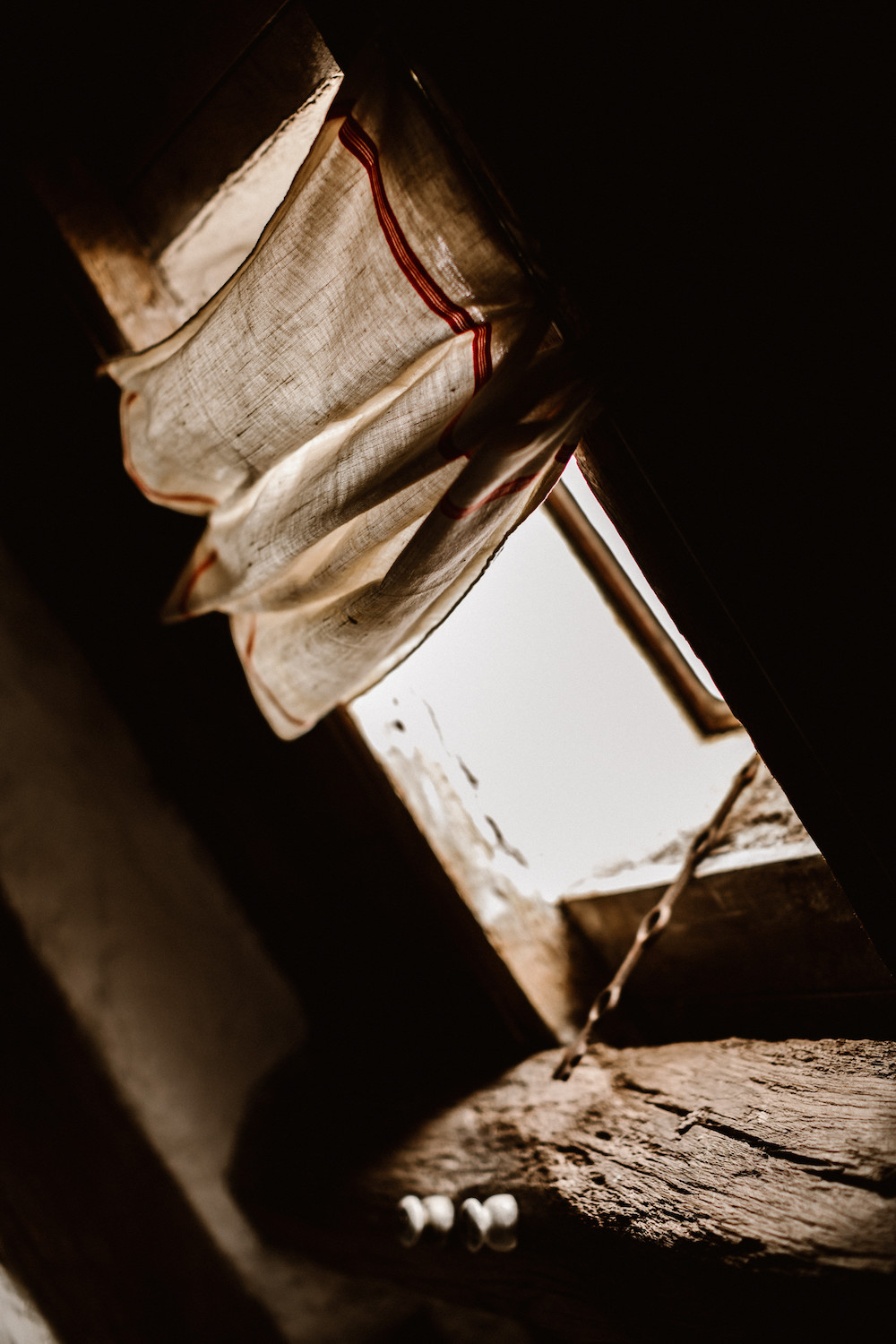 Mariage industriel aux Bonnes Joies - Charlotte + Dean - Blog Mariage Madame C