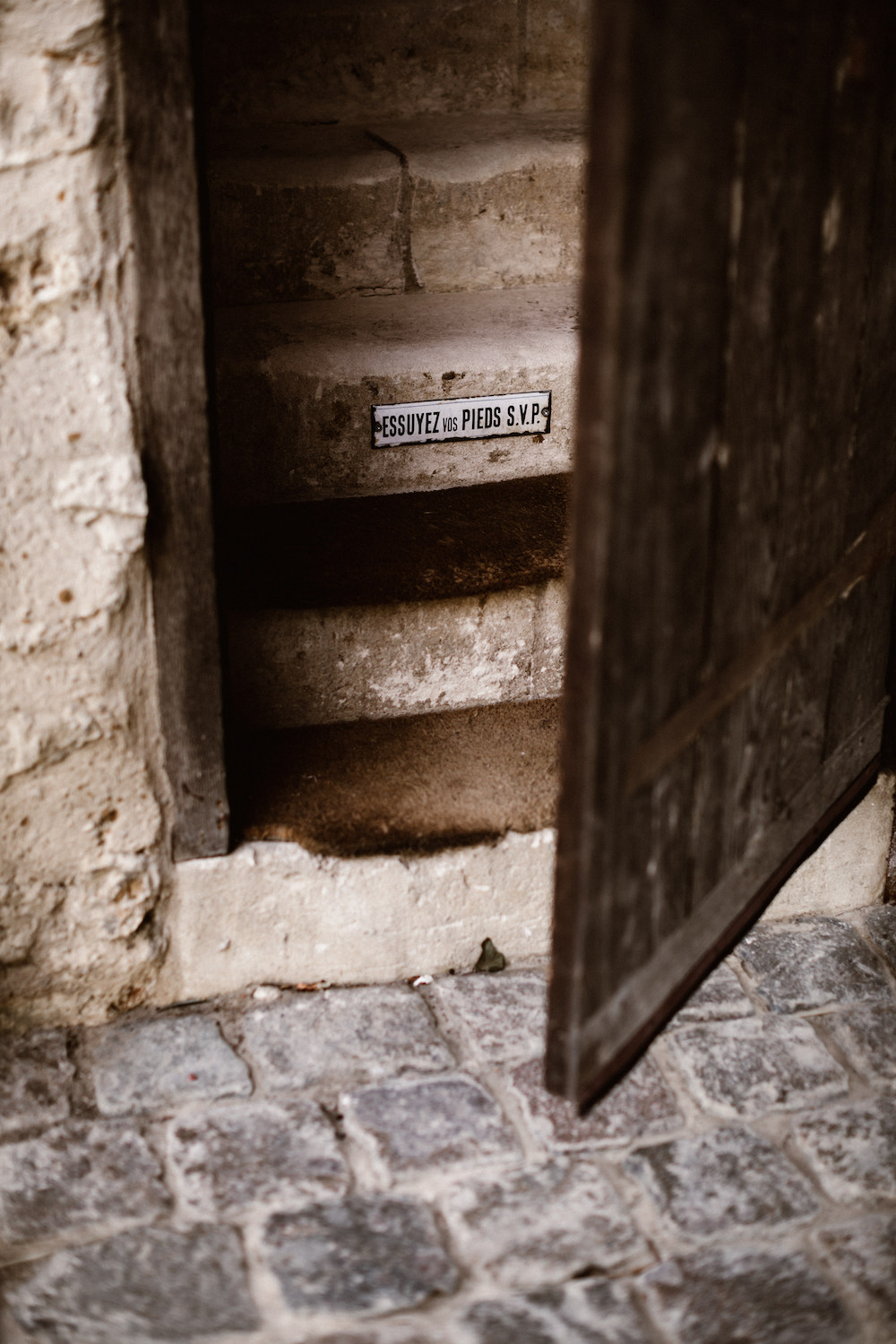 Mariage industriel aux Bonnes Joies - Charlotte + Dean - Blog Mariage Madame C