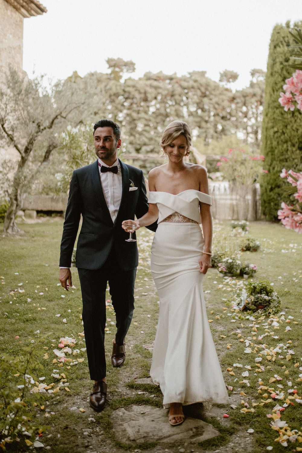 Mariage en Provence au Petit Roulet - Anne-Sophie + Christophe - Blog Mariage Madame C Mariage en Provence au Petit Roulet - Anne-Sophie + Christophe - Blog Mariage Madame C