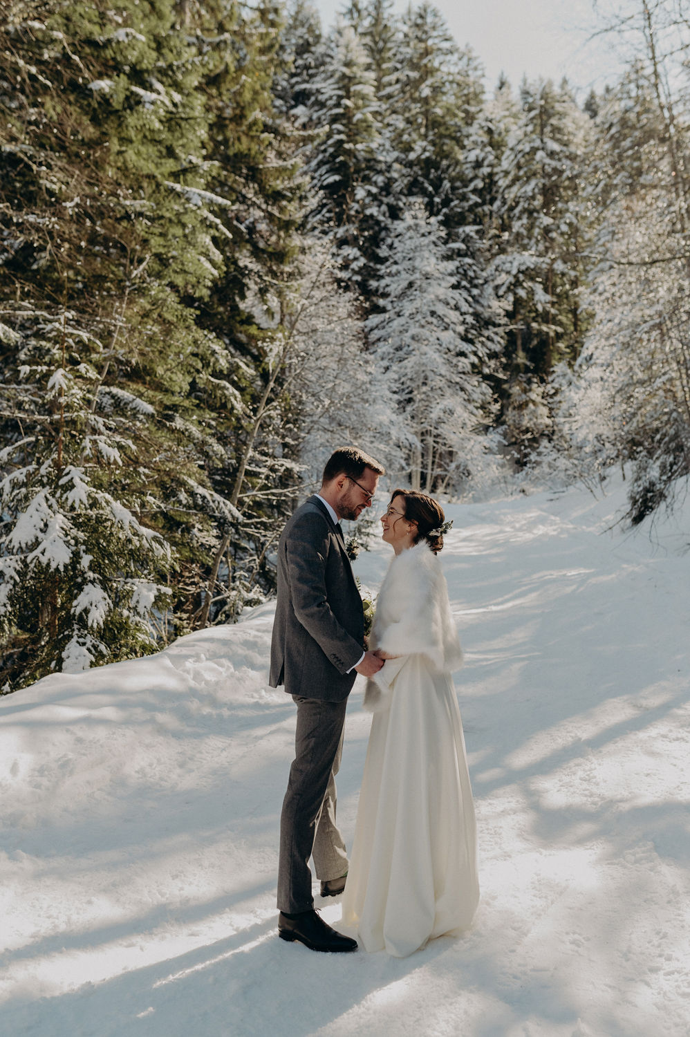 Mariage d'hiver en Haute-Savoie - Fanny + Nathan - Blog Mariage Madame C mariage-hiver-haute-savoie-labonumero3-blog-mariage-madame-c-32