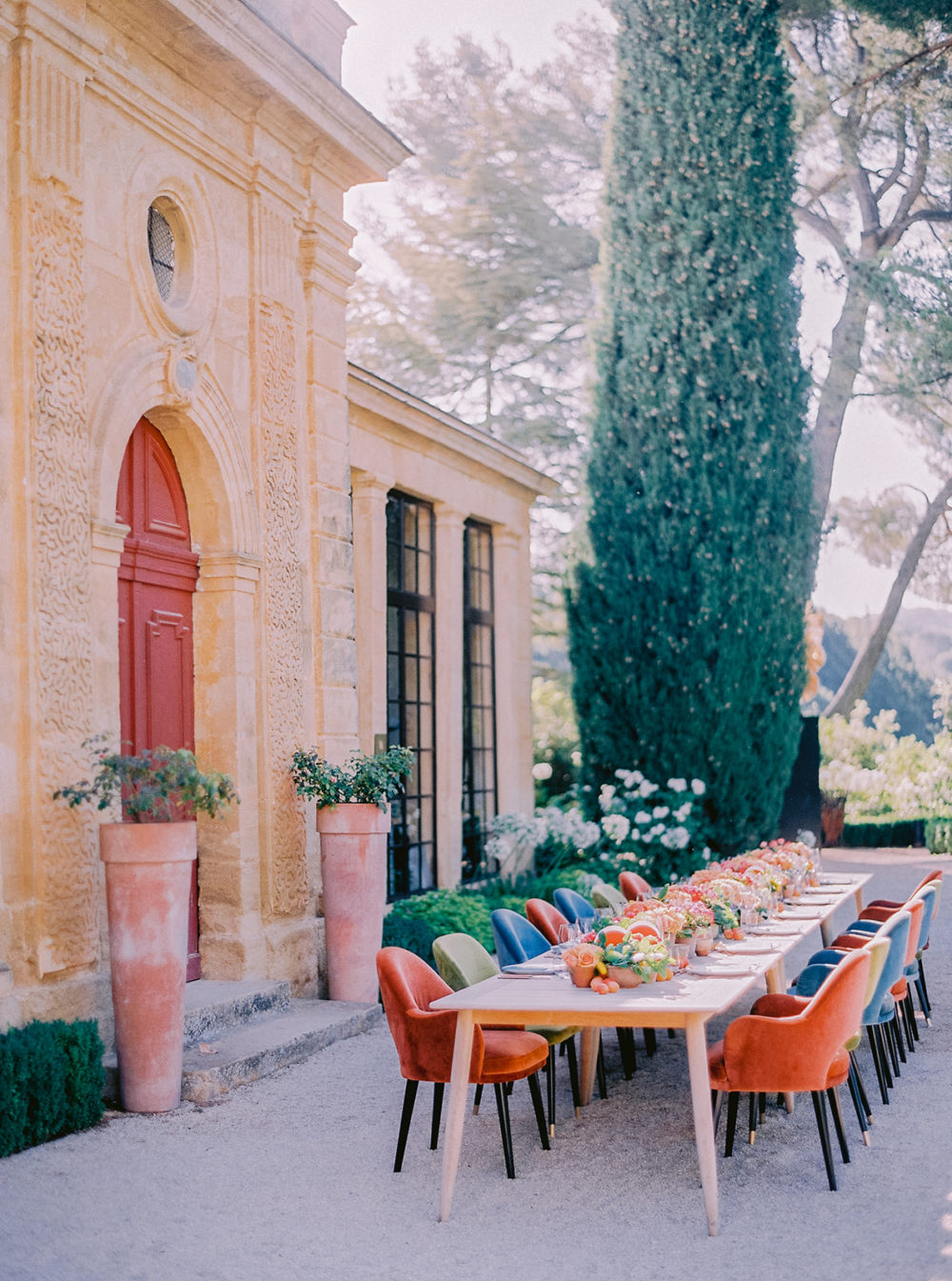 Mariage de Provence coloré au Château de la Gaude © Les Secrets d'Audrey