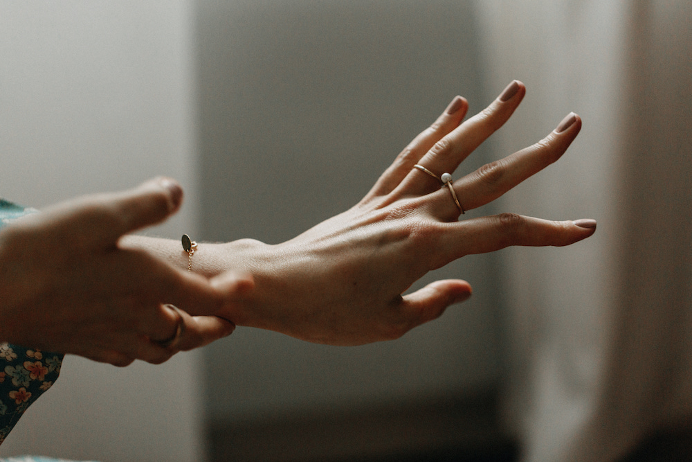 Mariage d'hiver à la Dîme de Giverny - Julia + Romain - Blog Mariage Madame C