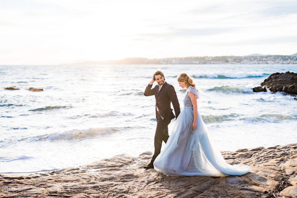 Un elopement bleu méditerrannée - Blog Mariage Madame C Elopement en bord de mer // Crédit - Mathieu Dété