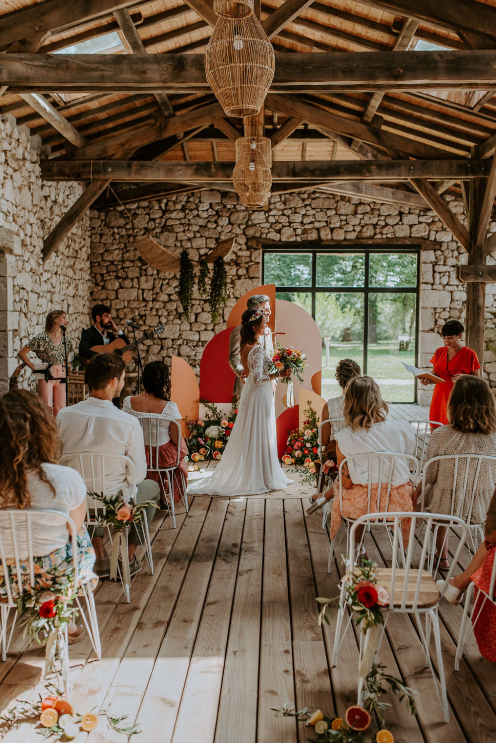 Pop Dolce Vita — Une inspiration mariage colorée en Dordogne - Blog Mariage Madame C