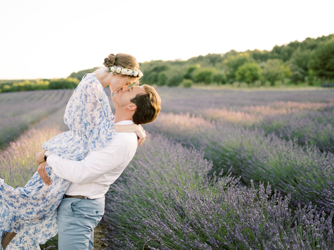 Fugue d'été en Provence - Dalida + Guillaume - Blog Mariage Madame C Micro mariage en Provence au château Martinay © Ludovic Grau-Mingot