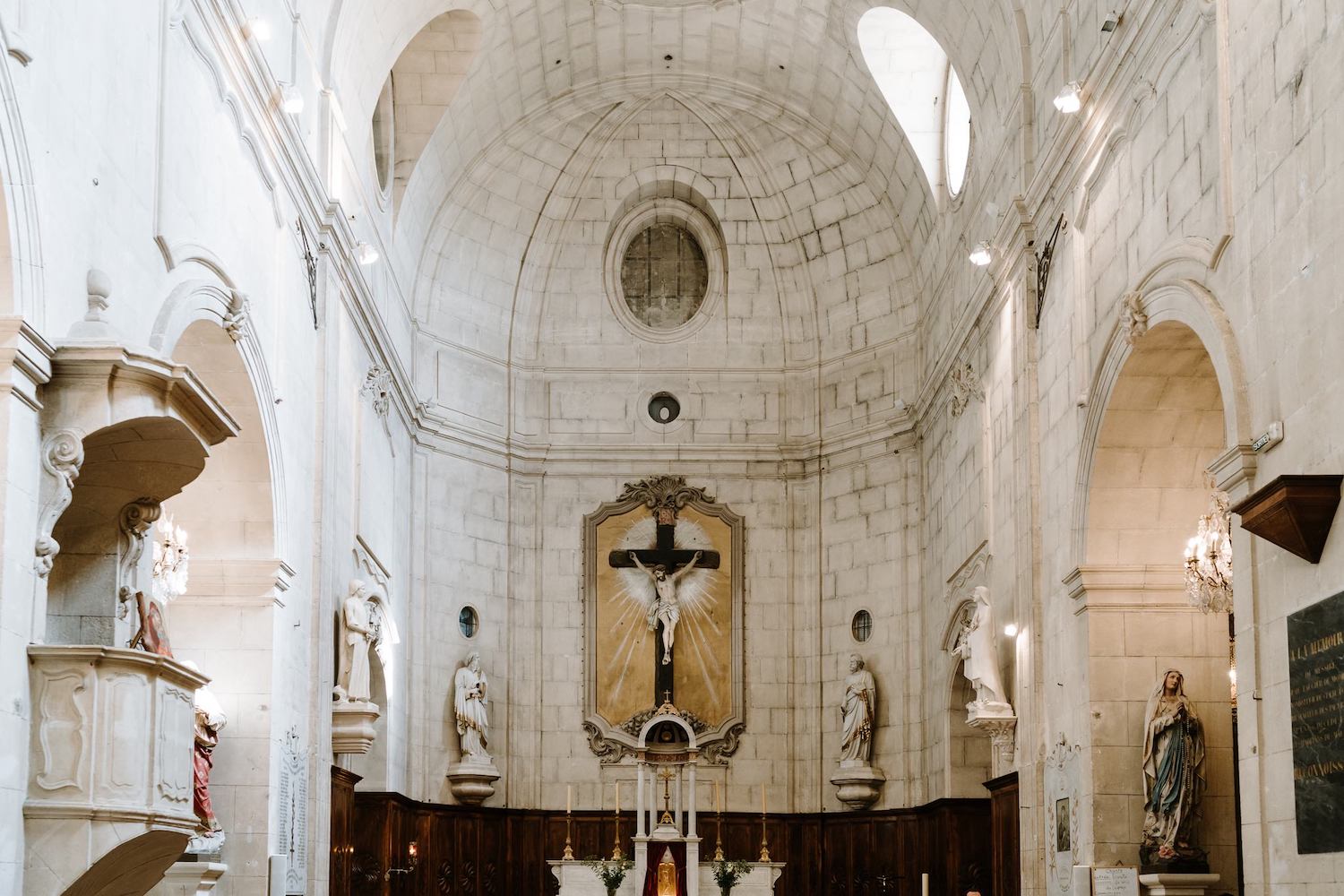 Mariage au Mas des Comtes de Provence - Delphine + Lucas - Blog Mariage Madame C