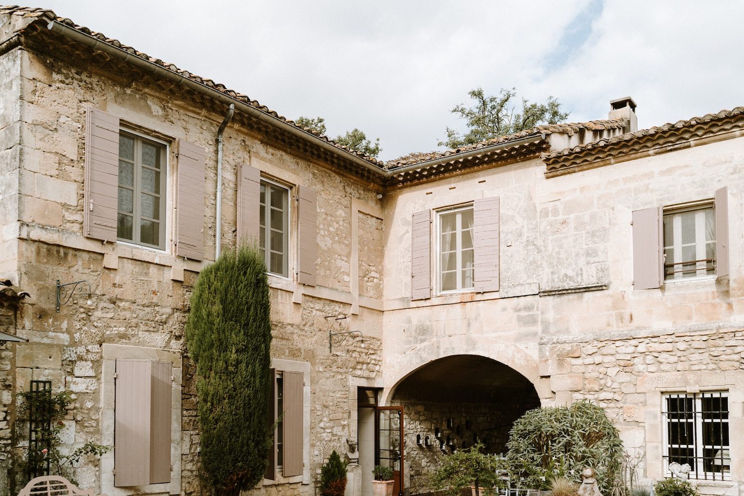 Mariage au Mas des Comtes de Provence - Delphine + Lucas - Blog Mariage Madame C