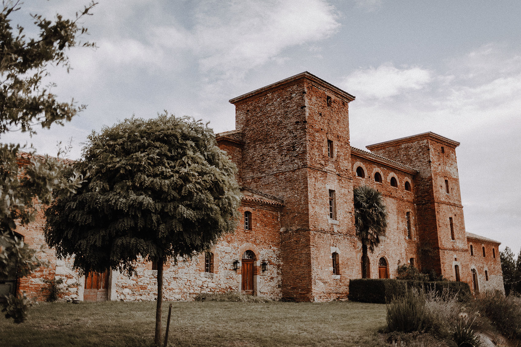 Mariage d'Automne au Château de Fajac La Relenque - Suzanne + Alexandre - Blog Mariage Madame C