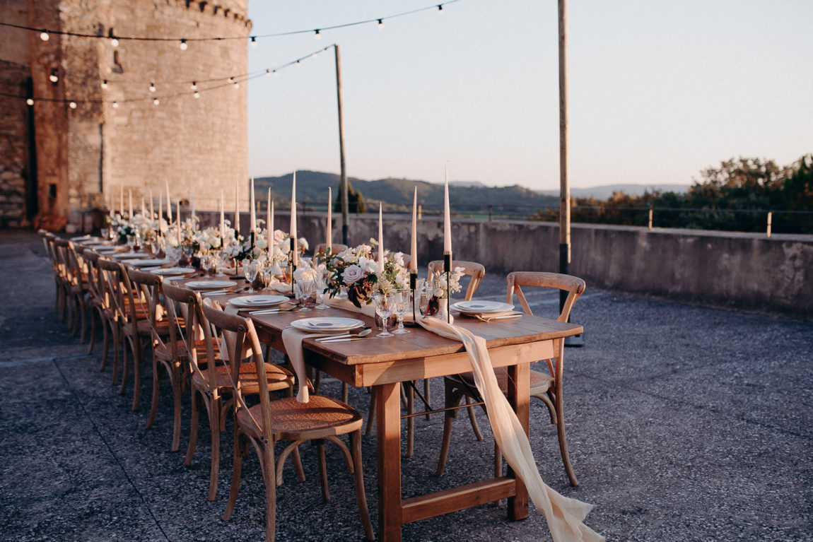 Location de mobilier mariage Velvet Rendez-vous // Crédit - Elise Morgan