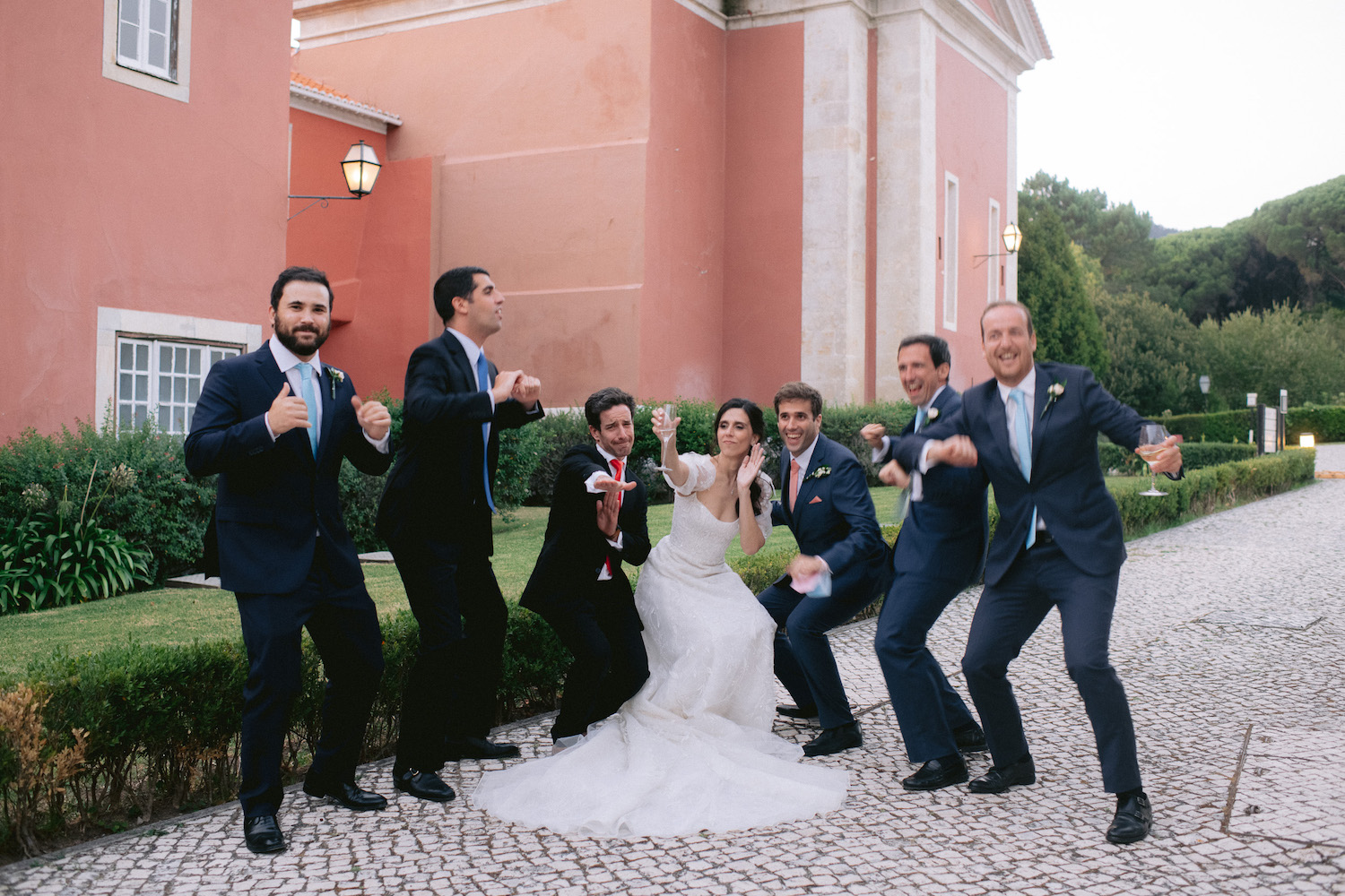 Mariage au Monastère de Penha Longa à Lisbonne - Ornella + Pedro - Blog Mariage Madame C