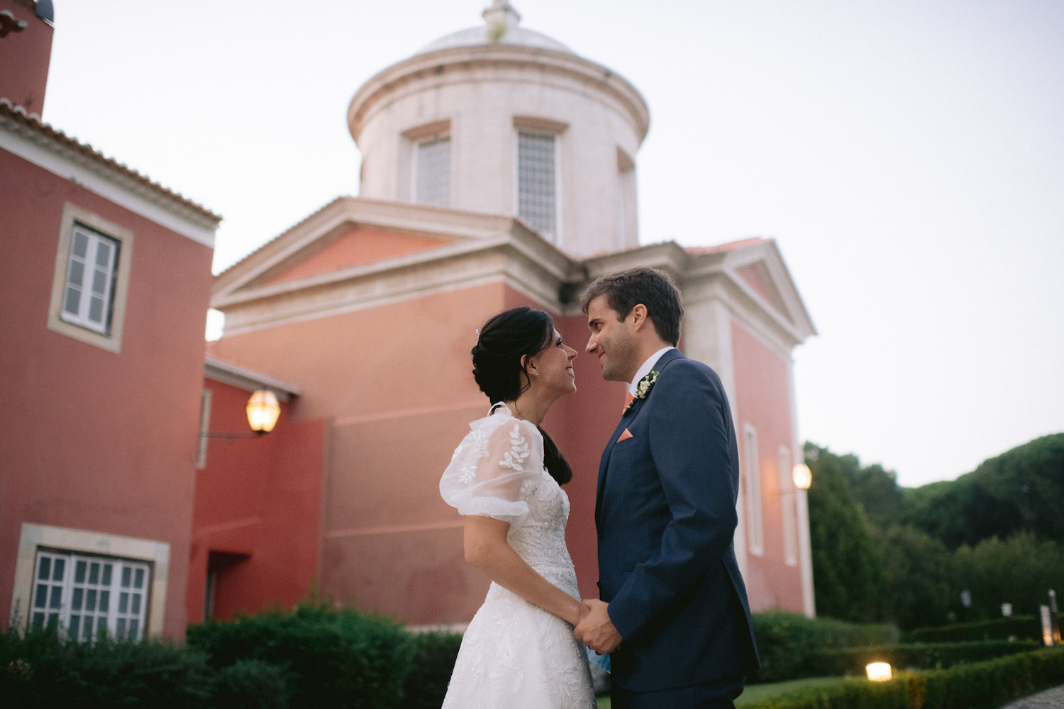 Mariage au Monastère de Penha Longa à Lisbonne - Ornella + Pedro - Blog Mariage Madame C