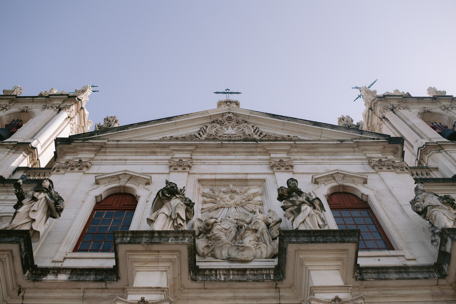Mariage au Monastère de Penha Longa à Lisbonne - Ornella + Pedro - Blog Mariage Madame C
