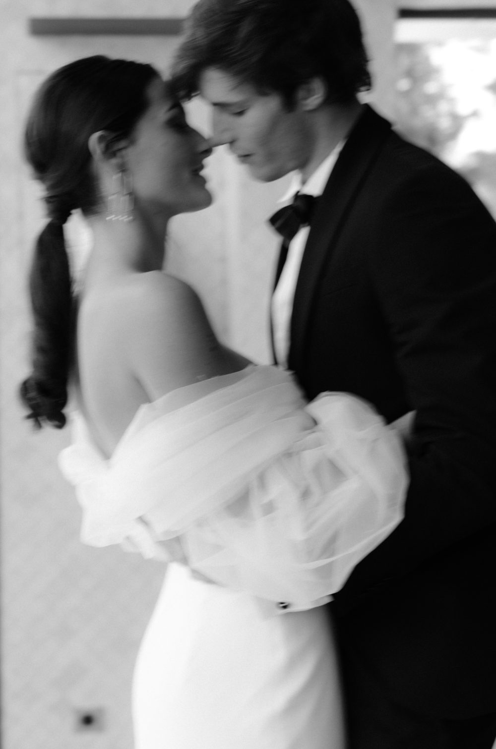 Mariage Couture aux notes minérales // Photos - Ayata Weddings