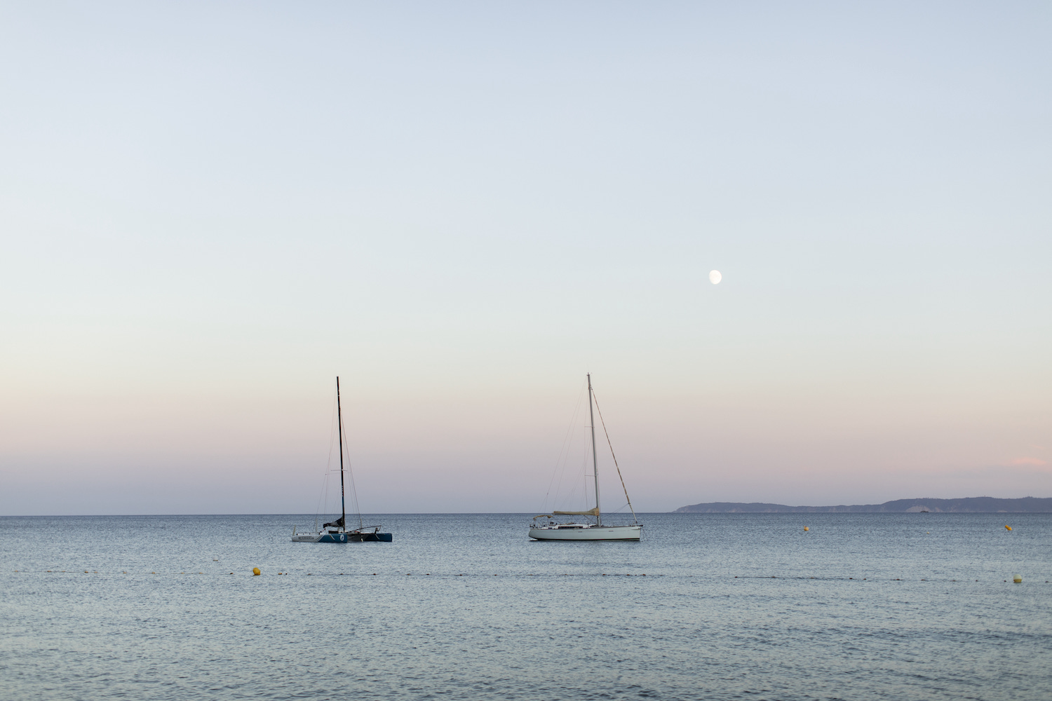 Mariage d'Automne au Lavandou - Julie + Romain - Blog Mariage Madame C