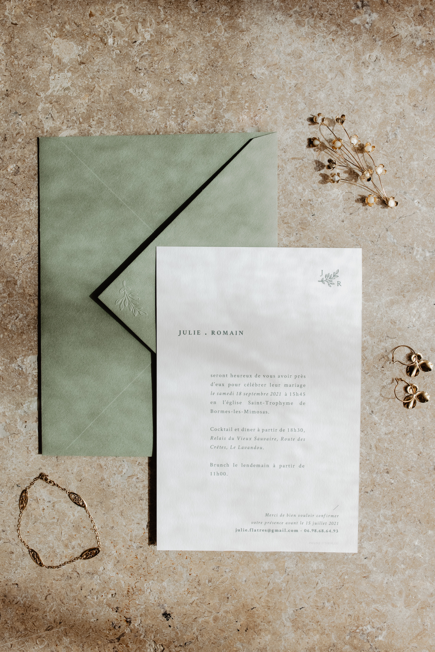 Mariage d'Automne au Lavandou - Julie + Romain - Blog Mariage Madame C