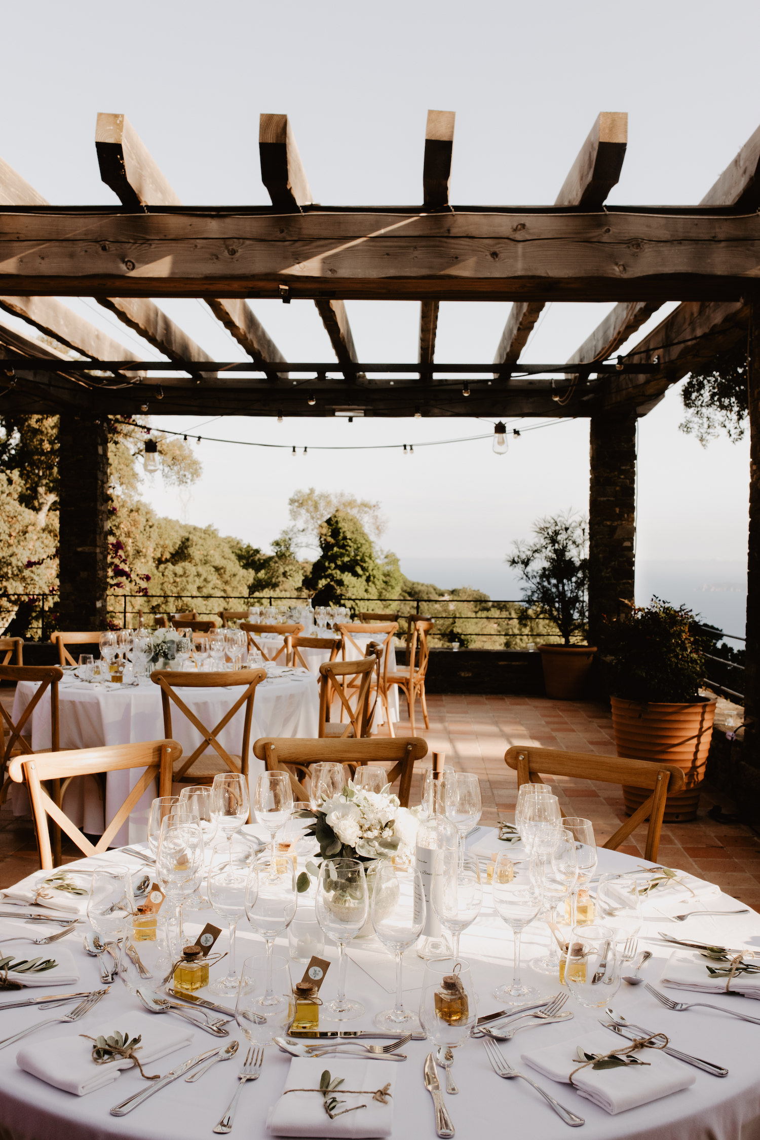 Mariage d'Automne au Lavandou - Julie + Romain - Blog Mariage Madame C