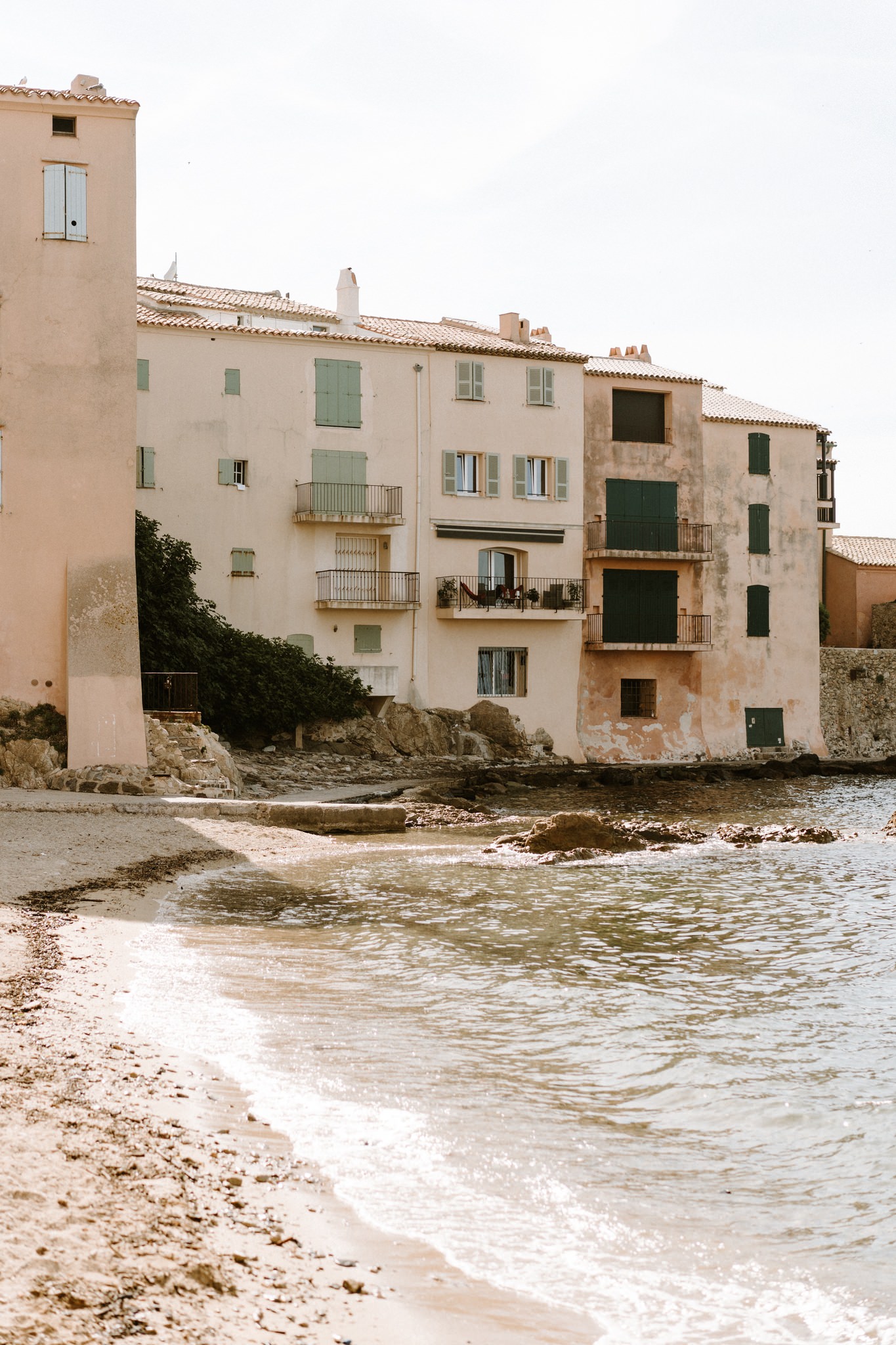 Mariage de bord de mer à St Tropez - Eugénie + Matthieu - Blog Mariage Madame C Mariage de bord de mer à St Tropez - Eugénie + Matthieu - Blog Mariage Madame C