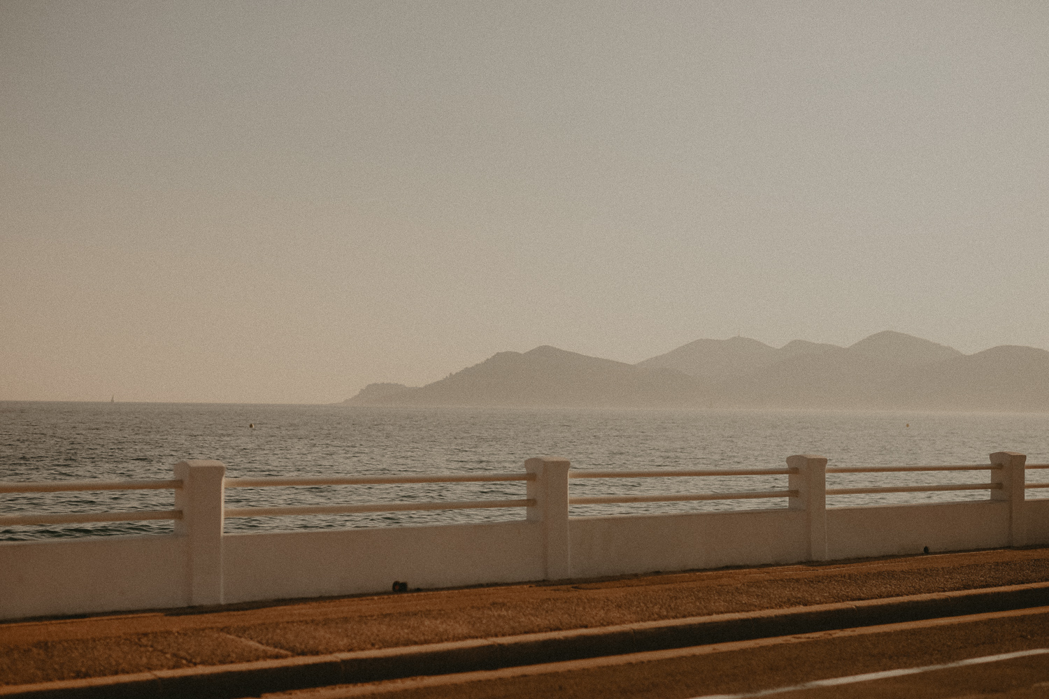 Mariage Couture à Cannes - Faustine + Nathan - Blog Mariage Madame C Mariage Couture à Cannes - Faustine + Nathan - Blog Mariage Madame C