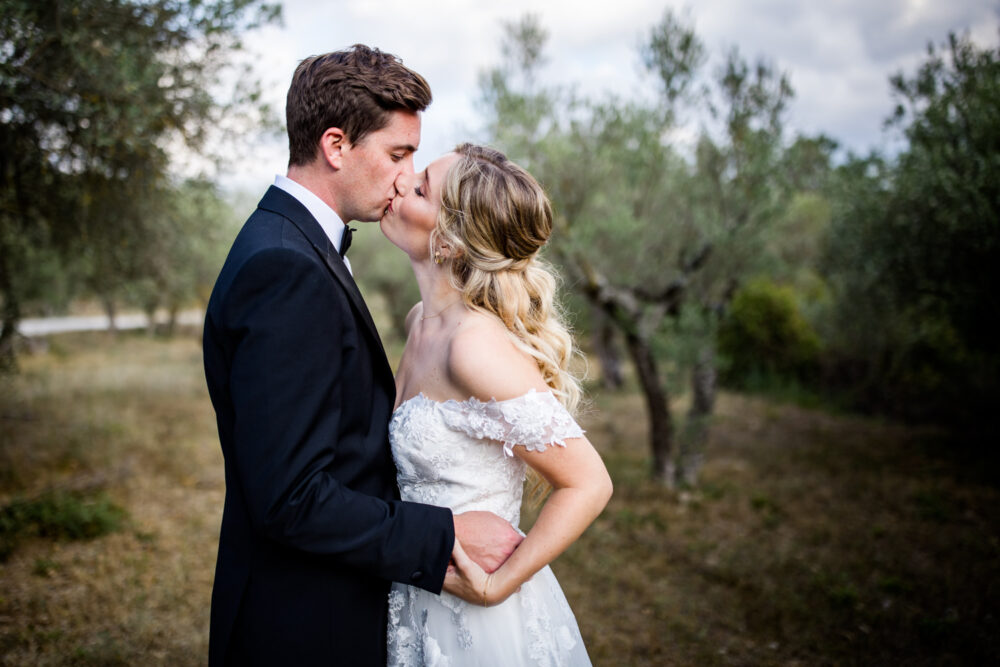 Destination wedding sur la Côte d'Azur au Château de Robernier — Frédérique & Charlie - Blog Mariage Madame C