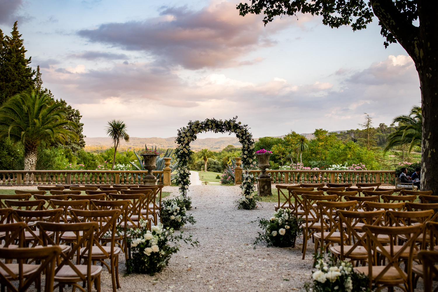Mariage au Château de Robernier - Frédérique + Charlie - Blog Mariage Madame C