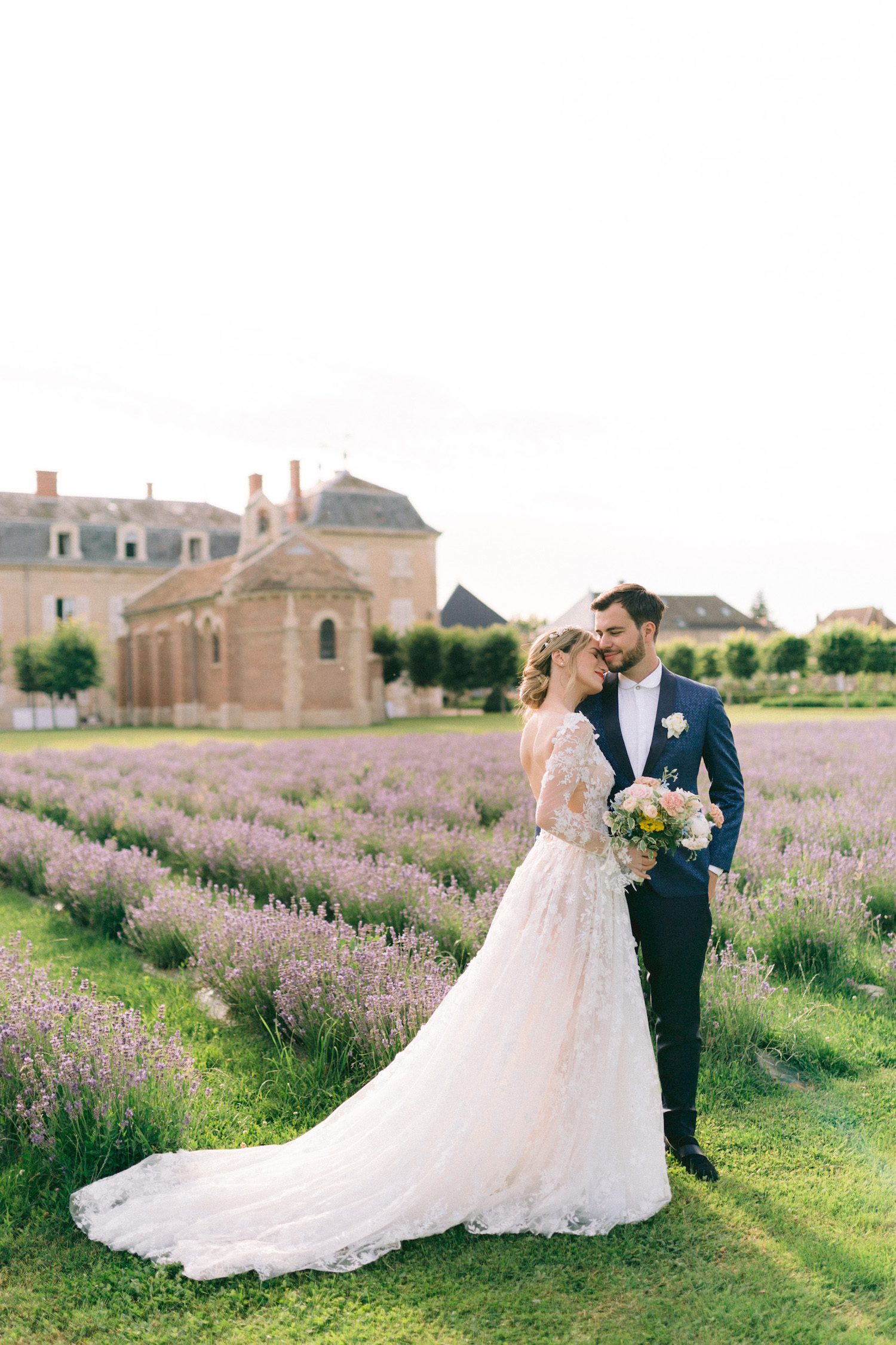 Mariage en Bourgogne au Château de Varennes - Maria + Mathieu - Blog Mariage Madame C Mariage en Bourgogne au Château de Varennes - Maria + Mathieu - Blog Mariage Madame C